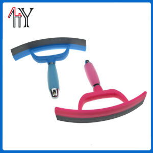 Silicone Handle Horse Sweat Scraper 18.5 x 21.6 cm