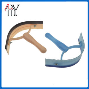 PP TPE Horse Sweat Scraper With Round Handle 18.8x21.3cm