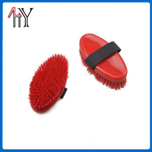 5 1/2 Inch Oval Plastic Horse Brush PP