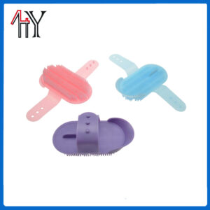 Small Plastic Massage Horse Brush PE 13x6 cm