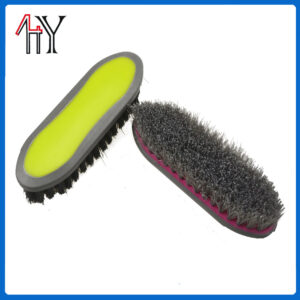 Large Rubber Coated Horse Brush 8 Inch