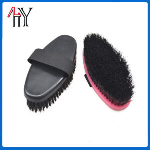 Plastic Horse Brush Set With Soft Bristles For Grooming