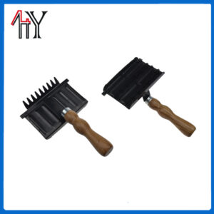 Black Sprayed Metal Horse Brush Curry Comb