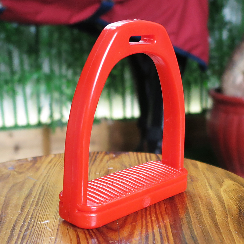 One-Piece Stamped Plastic Stirrup ST4105