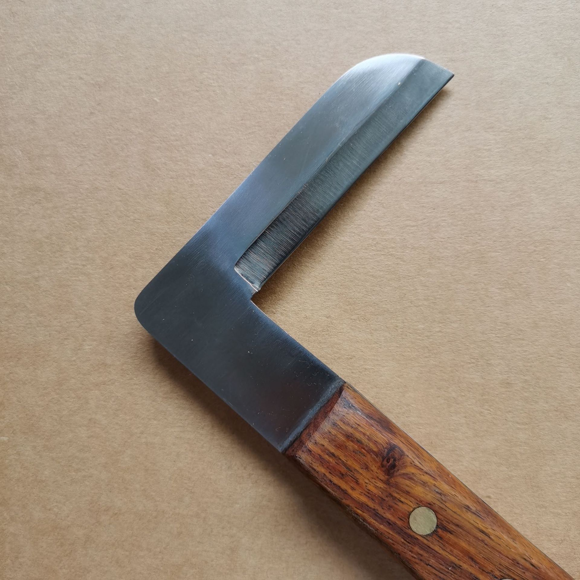 SIRIUSTIMES Wood Handle 7-Shape Hoof Knife