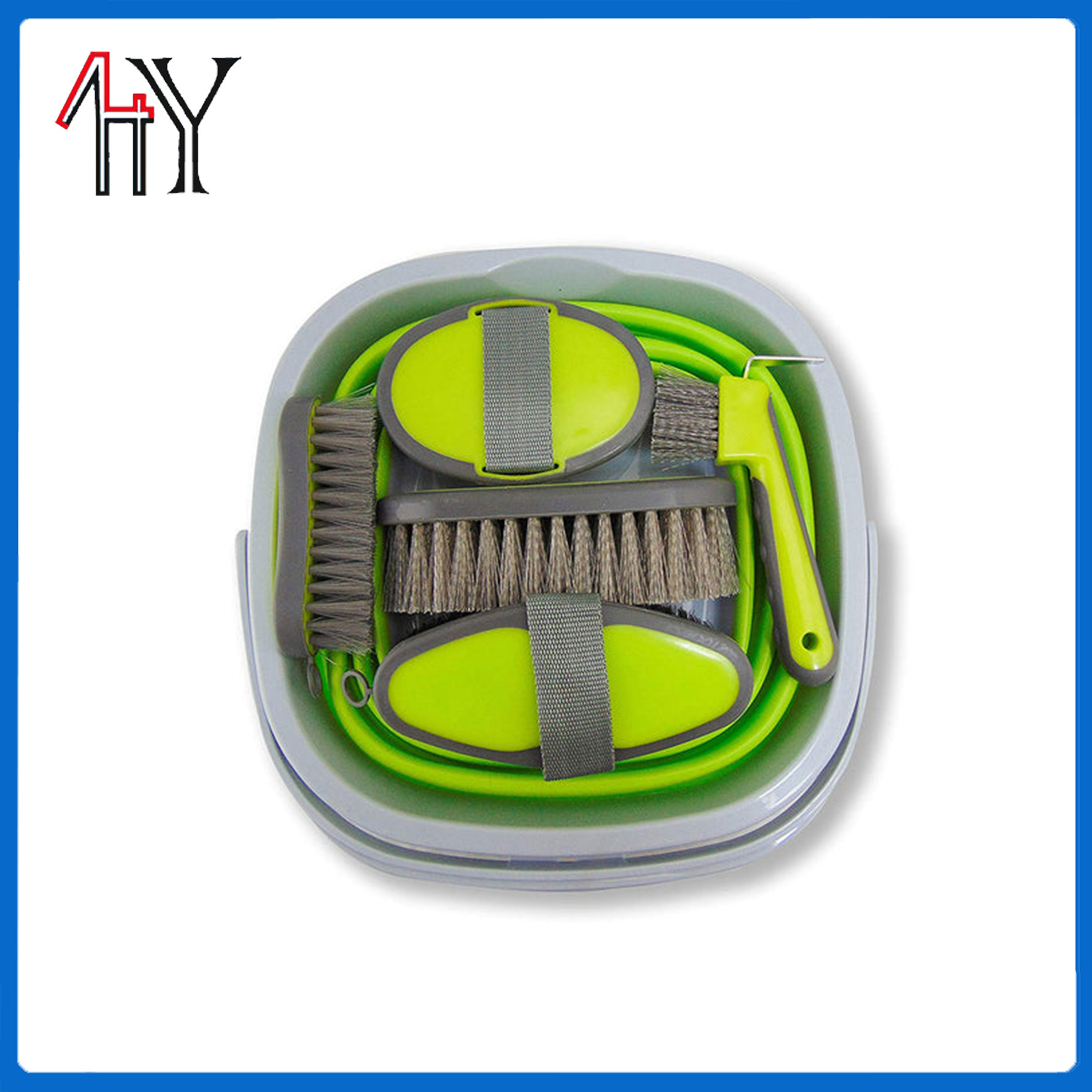 Horse Grooming Kit With Brush And Folding Bucket