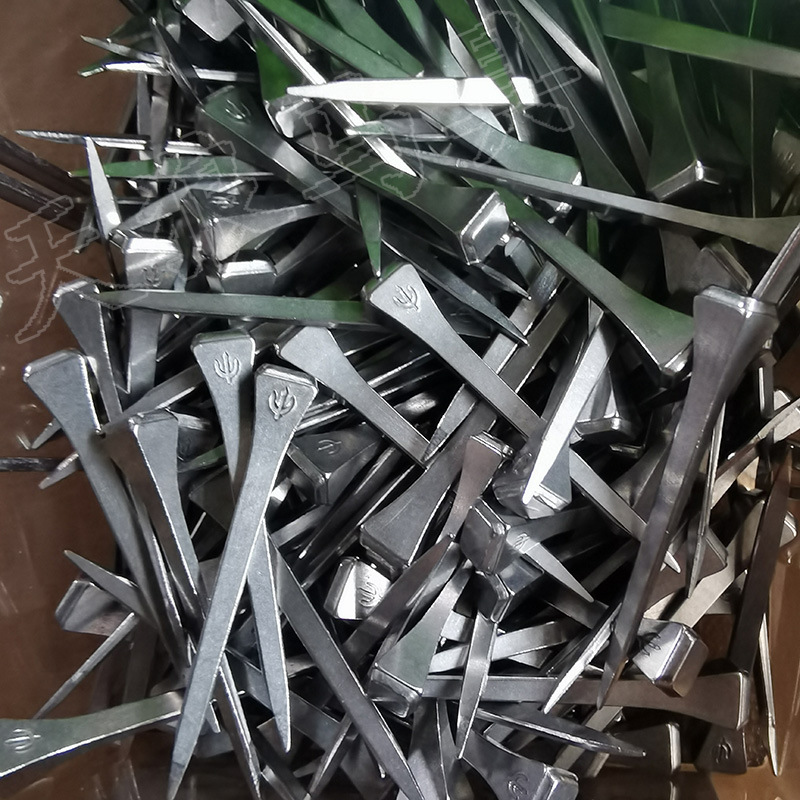 KAHN FORGE Horseshoe Nail 250pcs per Box E2 41mm
